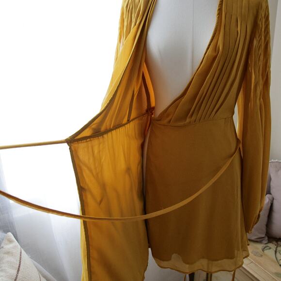 ASOS DESIGN wrap balloon sleeve mustard mini dress size 4 - Picture 6 of 7